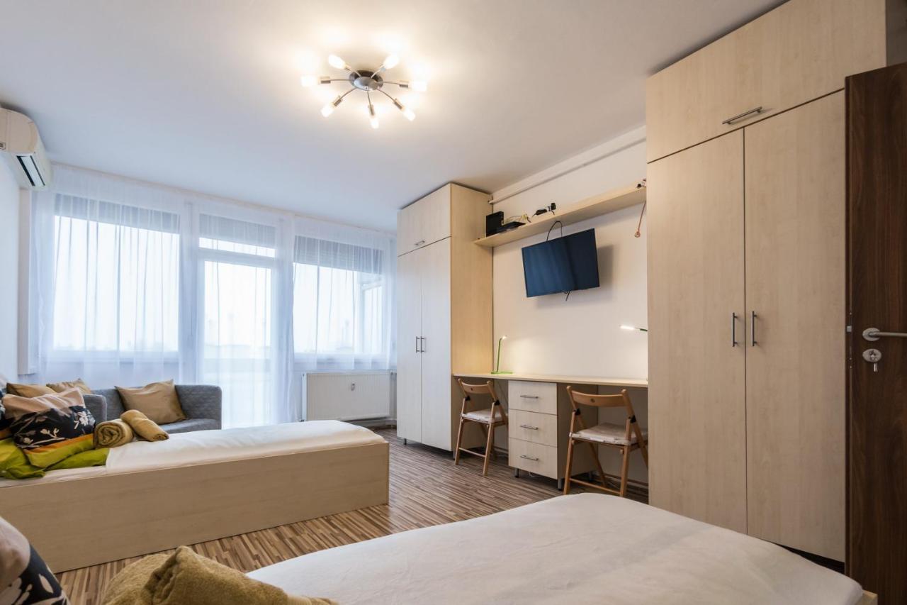 Central Home- Pesterzsebet บูดาเปสต์ ภายนอก รูปภาพ