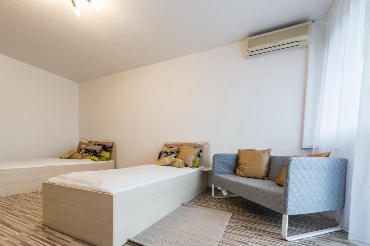Central Home- Pesterzsebet บูดาเปสต์ ภายนอก รูปภาพ