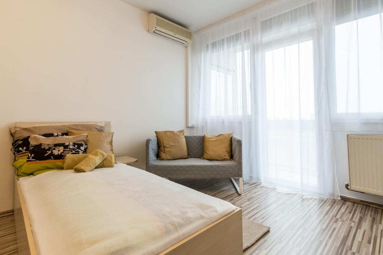 Central Home- Pesterzsebet บูดาเปสต์ ภายนอก รูปภาพ