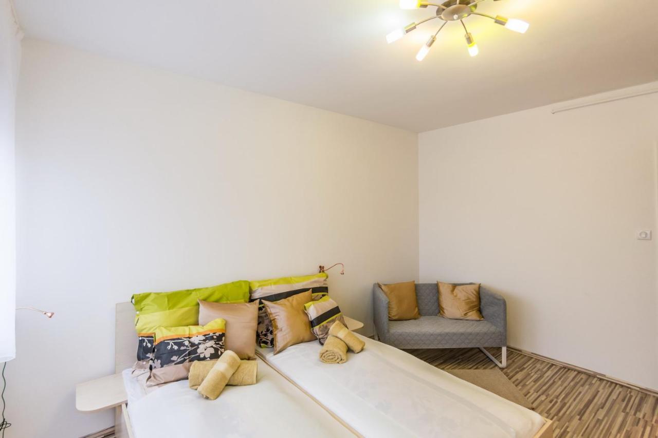 Central Home- Pesterzsebet บูดาเปสต์ ภายนอก รูปภาพ